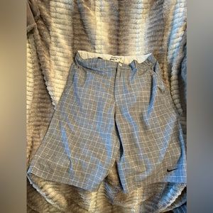 Nike golf shorts size youth large
